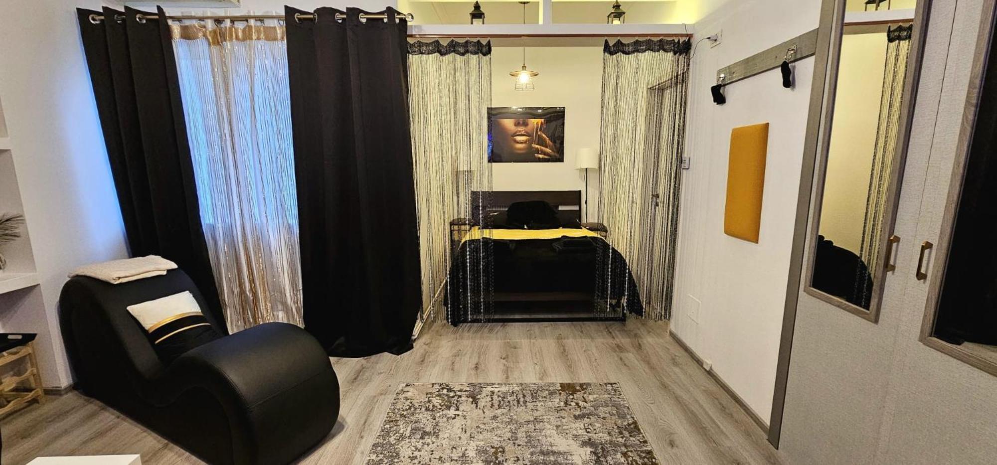 Tantra Studio 1 Conta Universitate Bukarest Kültér fotó